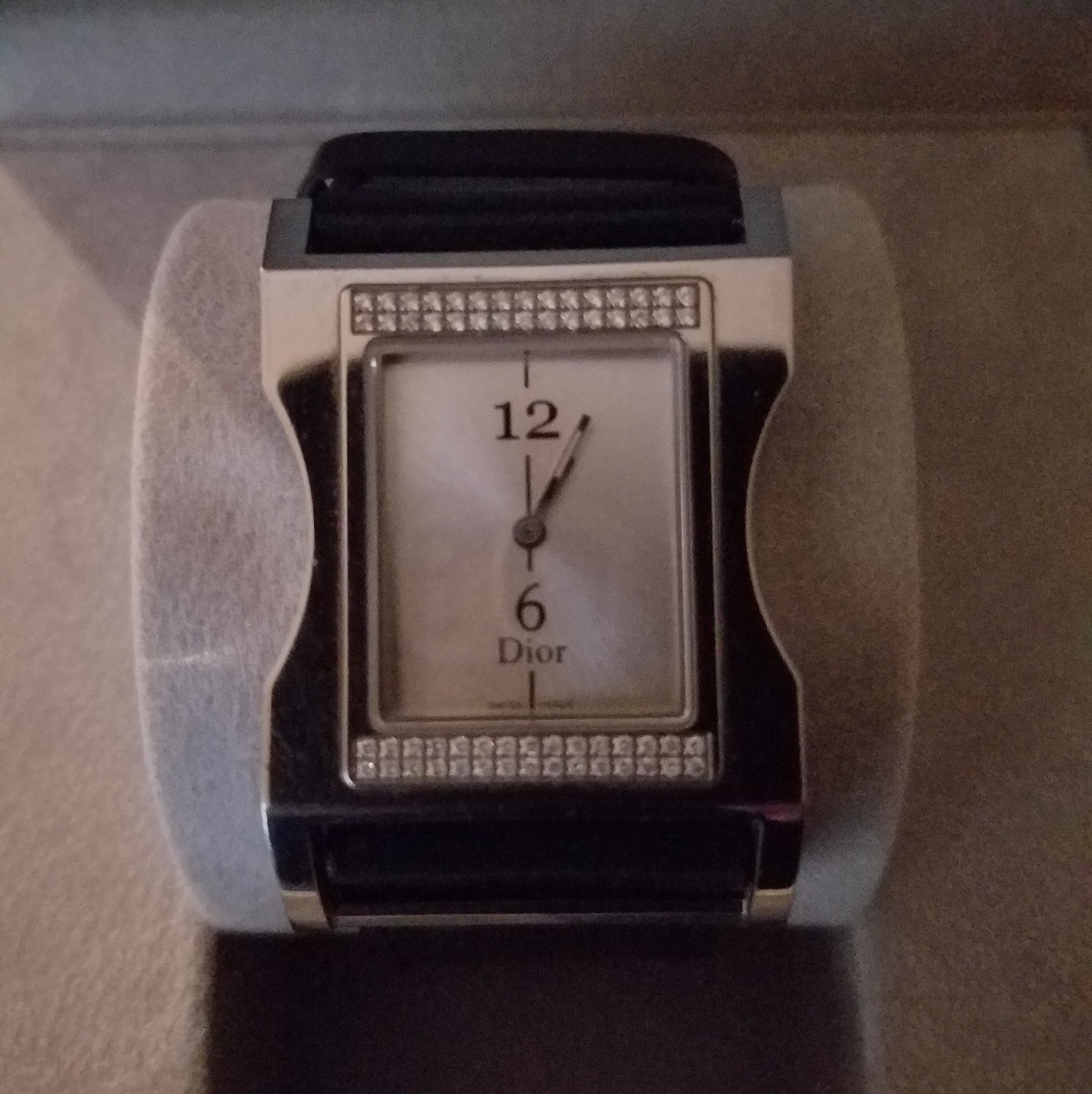 ❤CHRISTIAN DIOR CHRIS 47 Diamond Bezel Watch - Picture 1 of 7